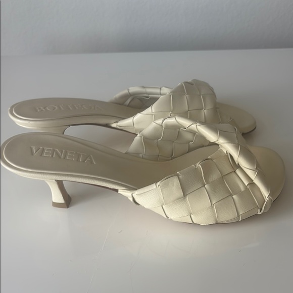 Bottega Veneta Cream Woven Kitten Heel Mules - Picture 1 of 15